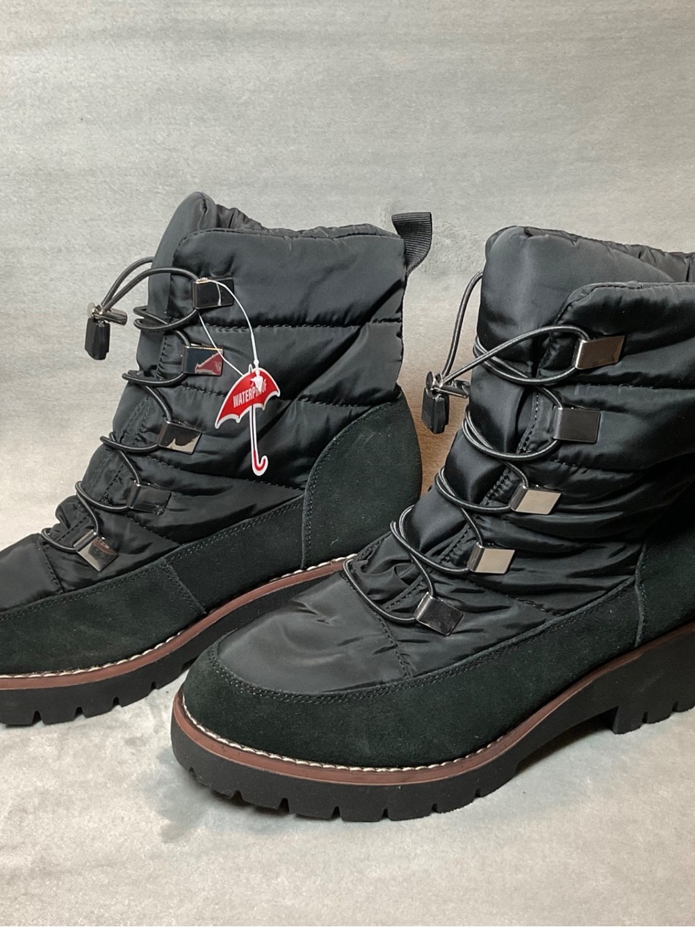 New Blondo Daylor Black waterproof round toe boots size 8.5M